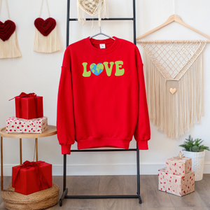 Earth Love Sweatshirt – Cozy Eco Crewneck for Planet Lovers